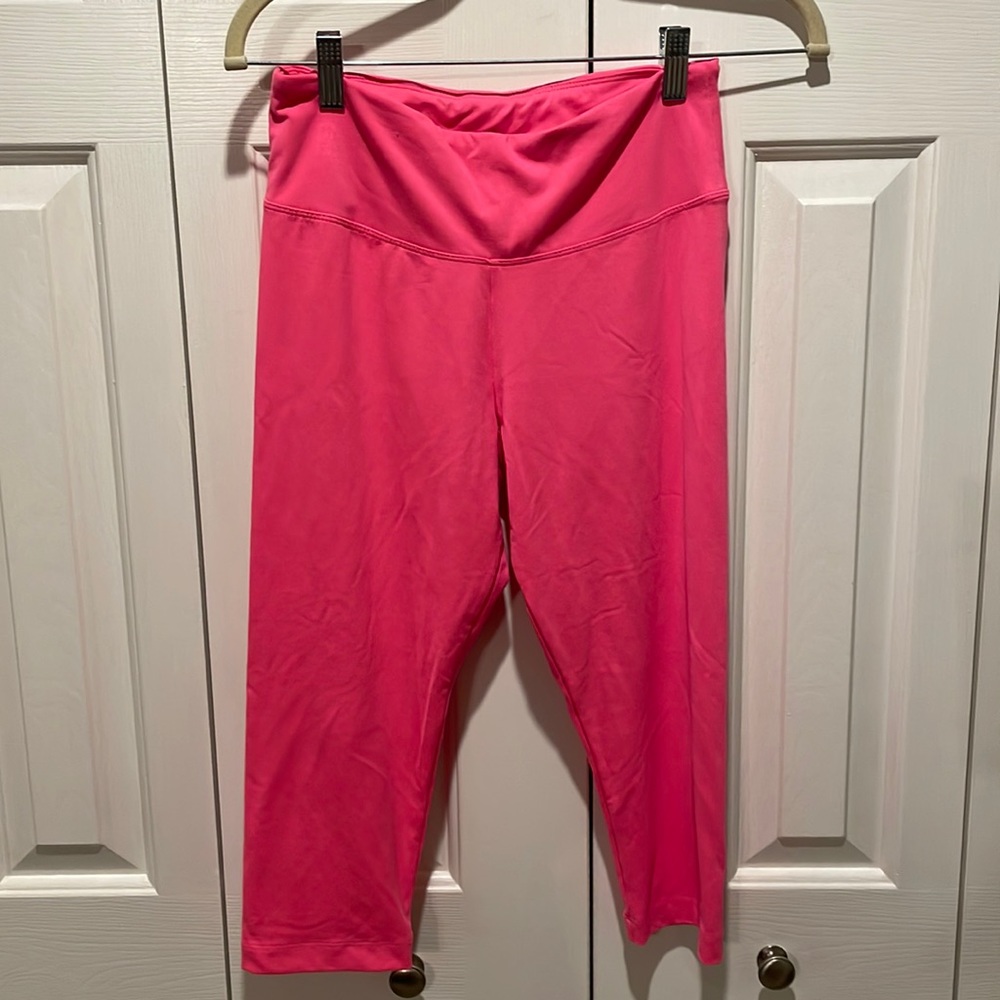 Marika Pink Capri Leggings